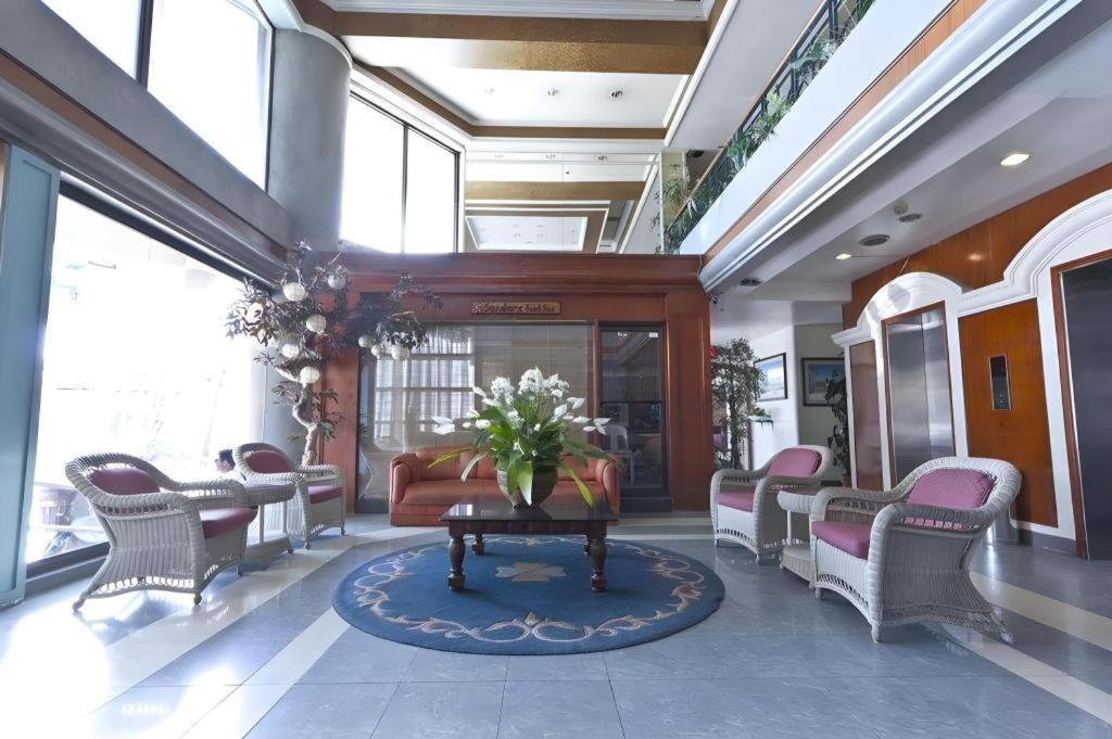 Richmond Plaza Hotel Tabok Exterior photo